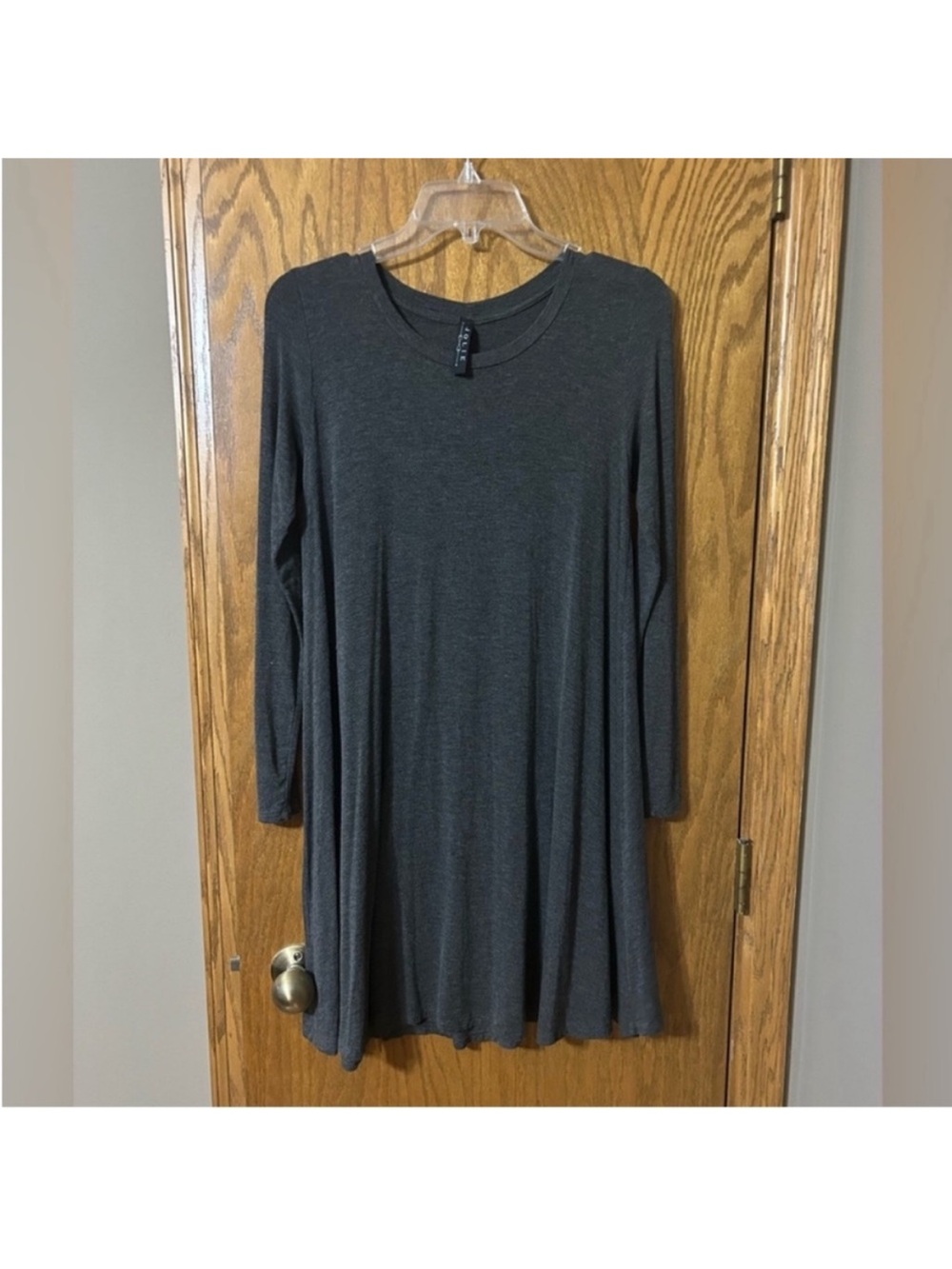 Jolie gray long sleeve scoop neck modest tee shirt dress neutral basic small